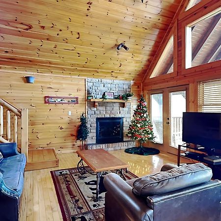 Cloud Dancer, 3 Bedrooms, Sleeps 10, Hot Tub, Fireplace, WiFi Gatlinburg Buitenkant foto